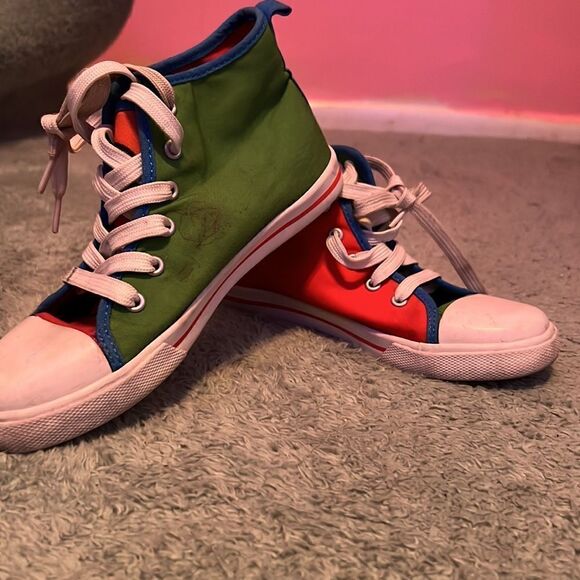 Kid Super Mario Brothers Sneakers - Picture 4 of 8